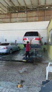 Dandy laundry for washing vehicles and industrial
